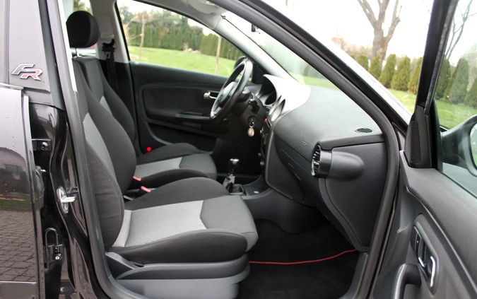 Seat Ibiza cena 15900 przebieg: 229000, rok produkcji 2005 z Tarnobrzeg małe 277